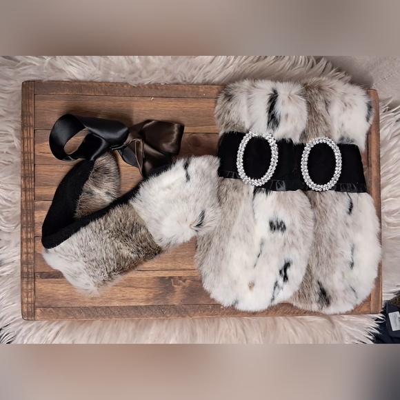 Faux Fur Gloves And Head Wrap With Rhinestone Buckle - Picture 3 of 4